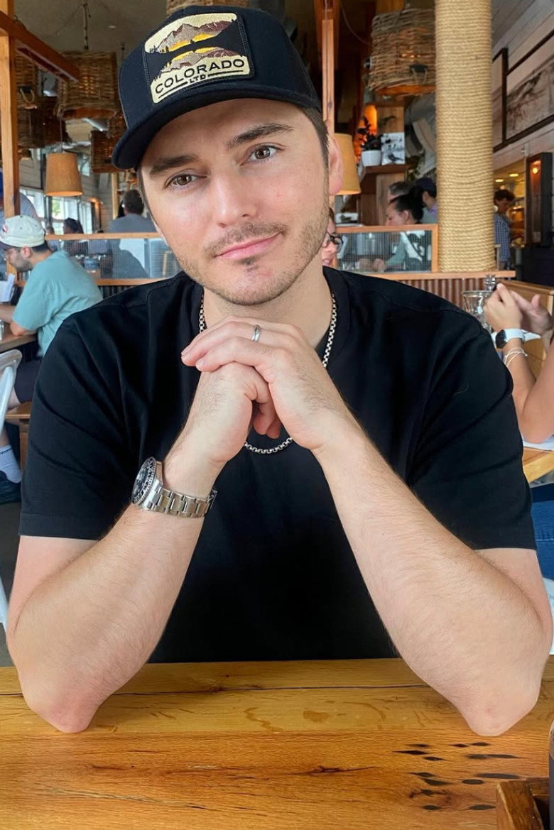 Alex Marshall