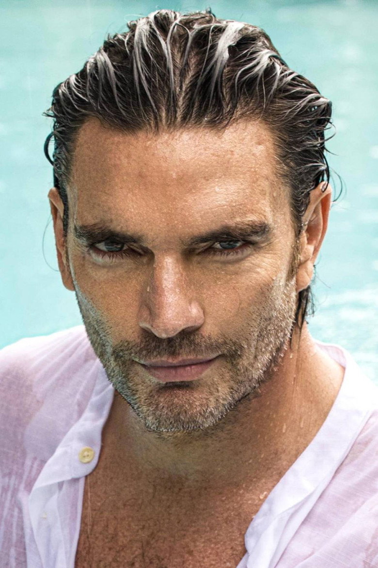 Julián Gil